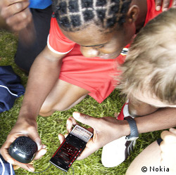 Das Nokia X3 gibt's bei real für 124,44 Euro