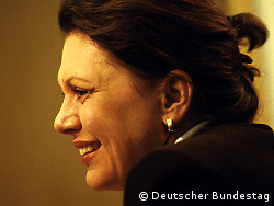 Bundesverbraucherschutzministerin Ilse Aigner (CSU) fordert ein Verfallsdatum für private Daten im Internet