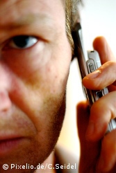 Mann mit Handy